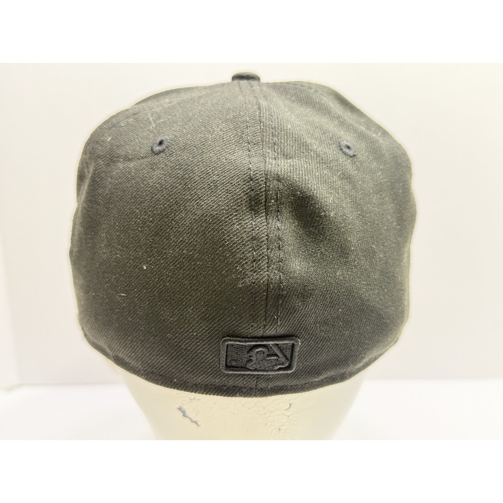 New Era 59FIFTY New York Yankees MLB Fitted Hat Cap Black on Black Size 7 1/4 - Picture 3 of 9